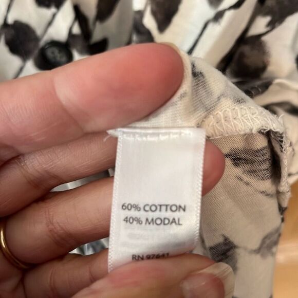 J. Jill Soft Print Button Front Top Size medium - Picture 4 of 5